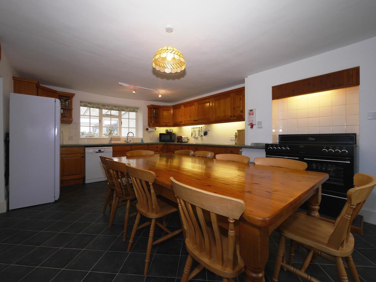 Kennacott Court Holiday Cottages Бюд Екстериор снимка