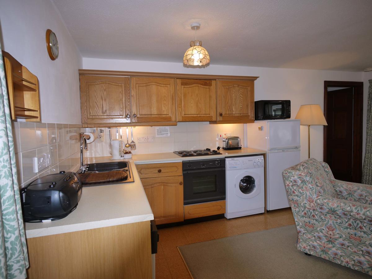 Kennacott Court Holiday Cottages Бюд Екстериор снимка