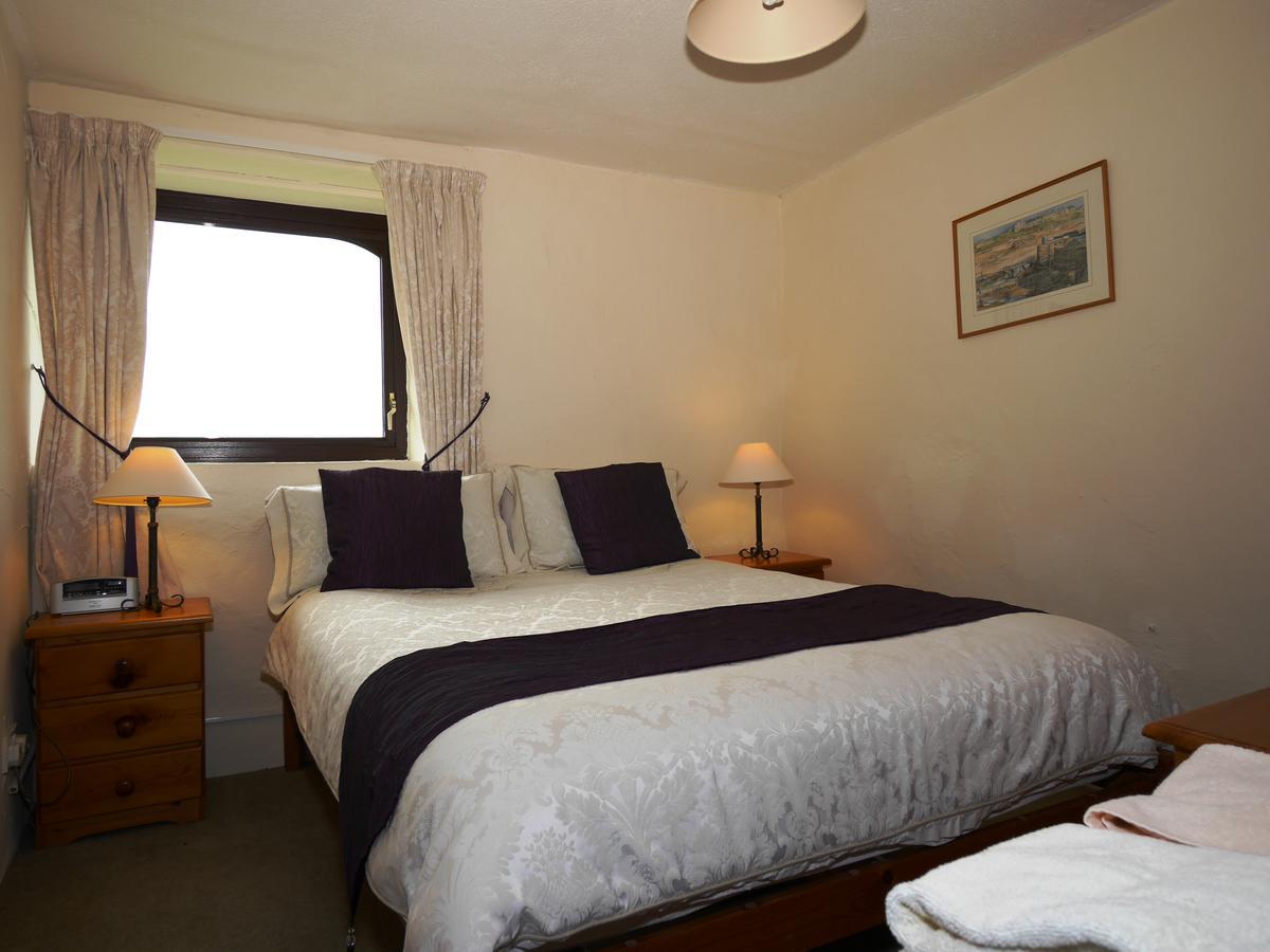 Kennacott Court Holiday Cottages Бюд Екстериор снимка