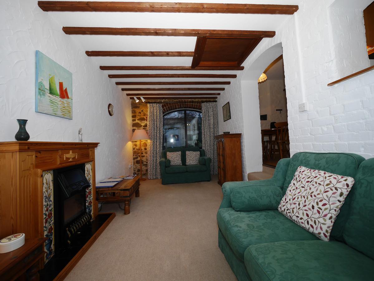 Kennacott Court Holiday Cottages Бюд Екстериор снимка