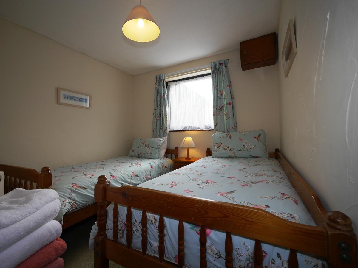 Kennacott Court Holiday Cottages Бюд Екстериор снимка