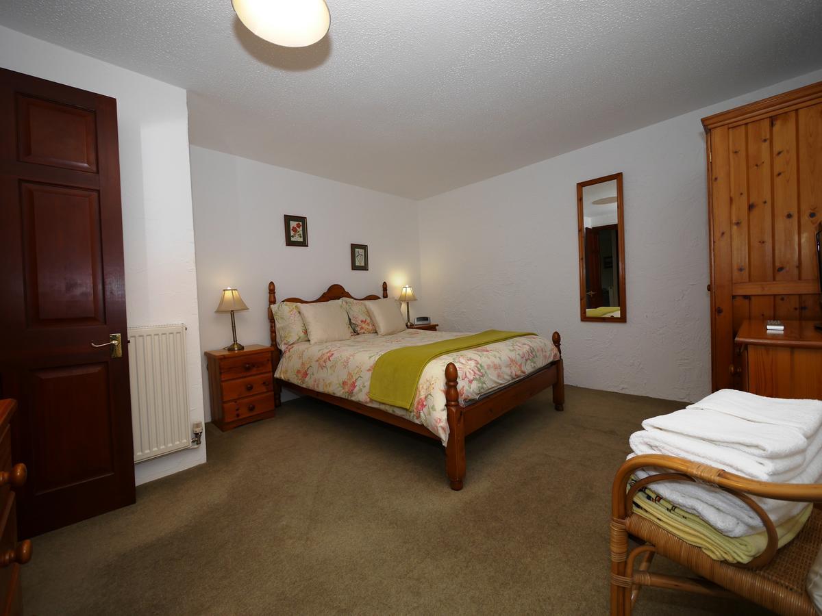 Kennacott Court Holiday Cottages Бюд Екстериор снимка
