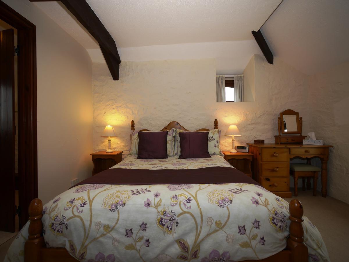 Kennacott Court Holiday Cottages Бюд Екстериор снимка