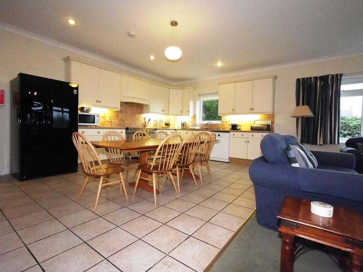Kennacott Court Holiday Cottages Бюд Екстериор снимка