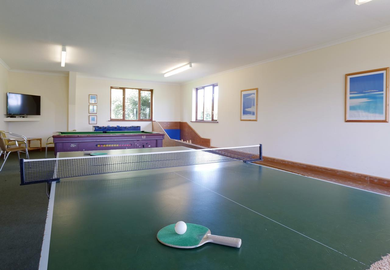 Kennacott Court Holiday Cottages Бюд Екстериор снимка