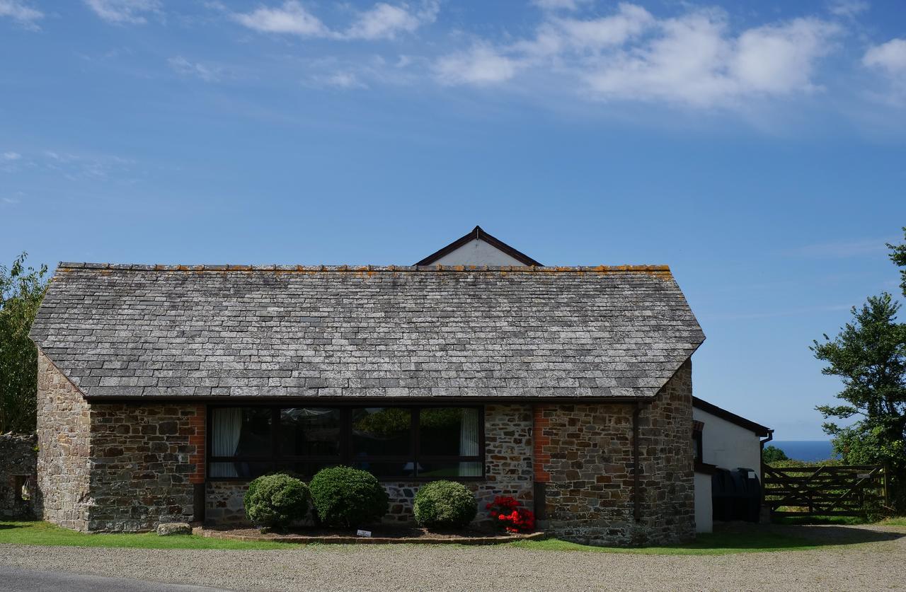 Kennacott Court Holiday Cottages Бюд Екстериор снимка